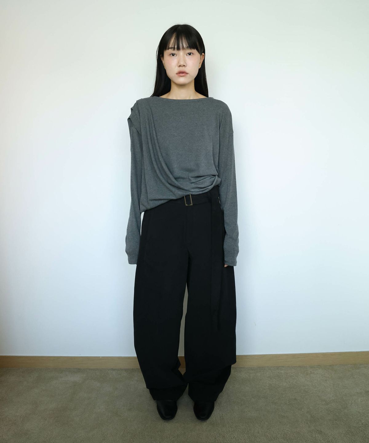린테(LYNTE) Double Drape Top (Charcoal)
