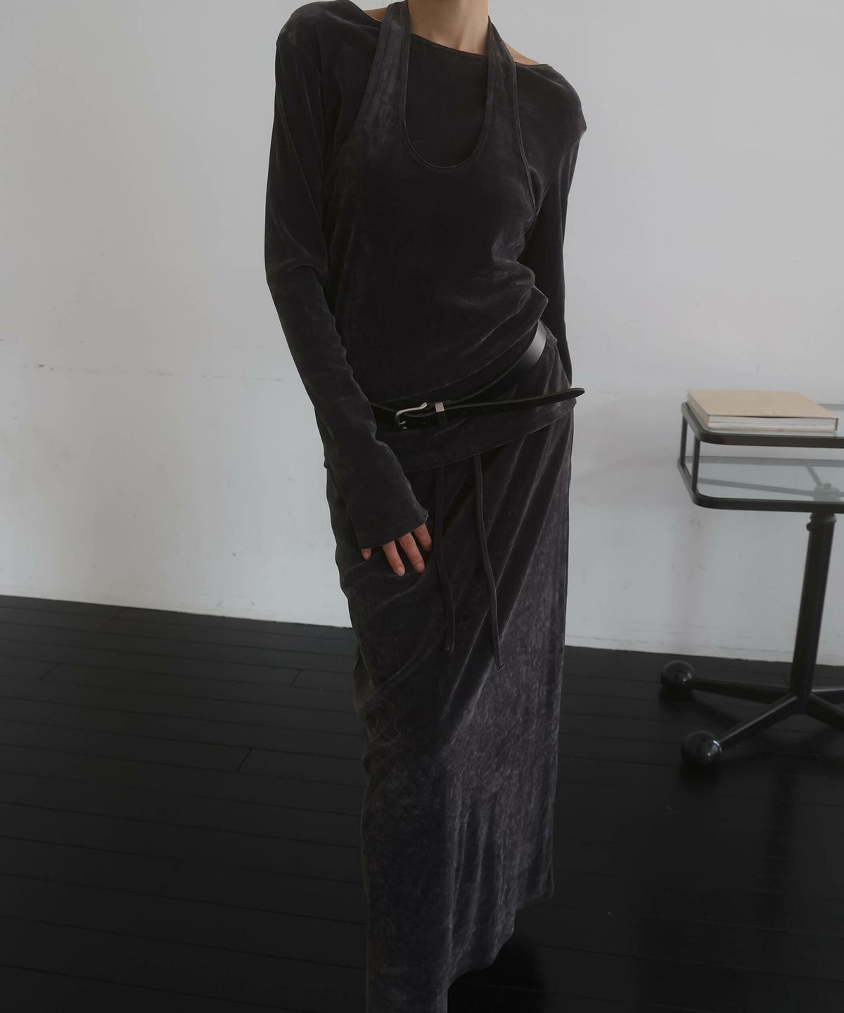 린테(LYNTE) Soft Velvet Skirt (Gray)