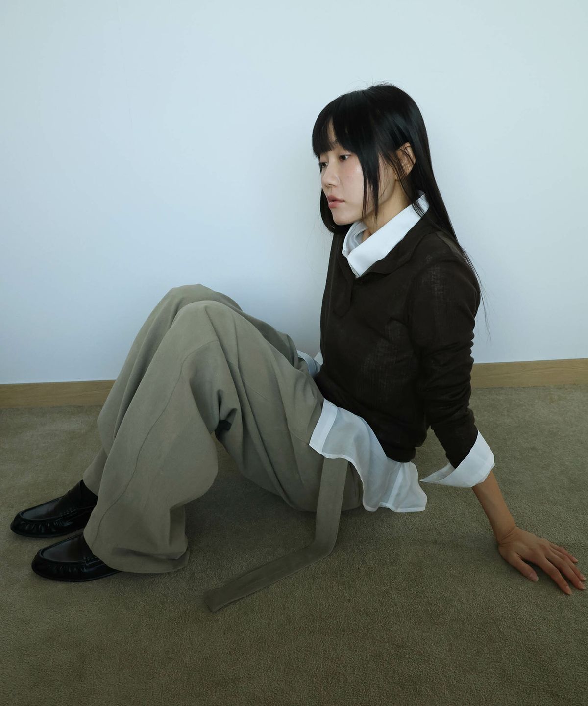 린테(LYNTE) Belted Curved Slacks (Beige)