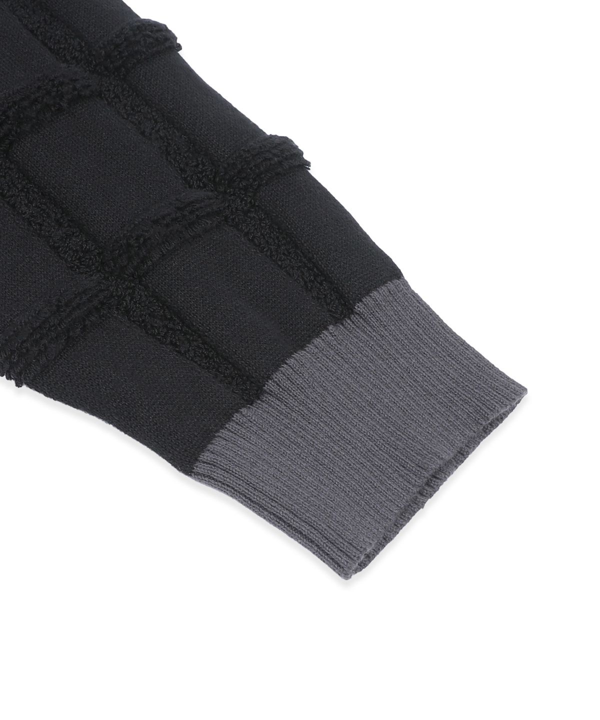 엑스톤즈(XTONZ) XTK185 투톤 스퀘어 크롭 니트 집업 (BLACK)