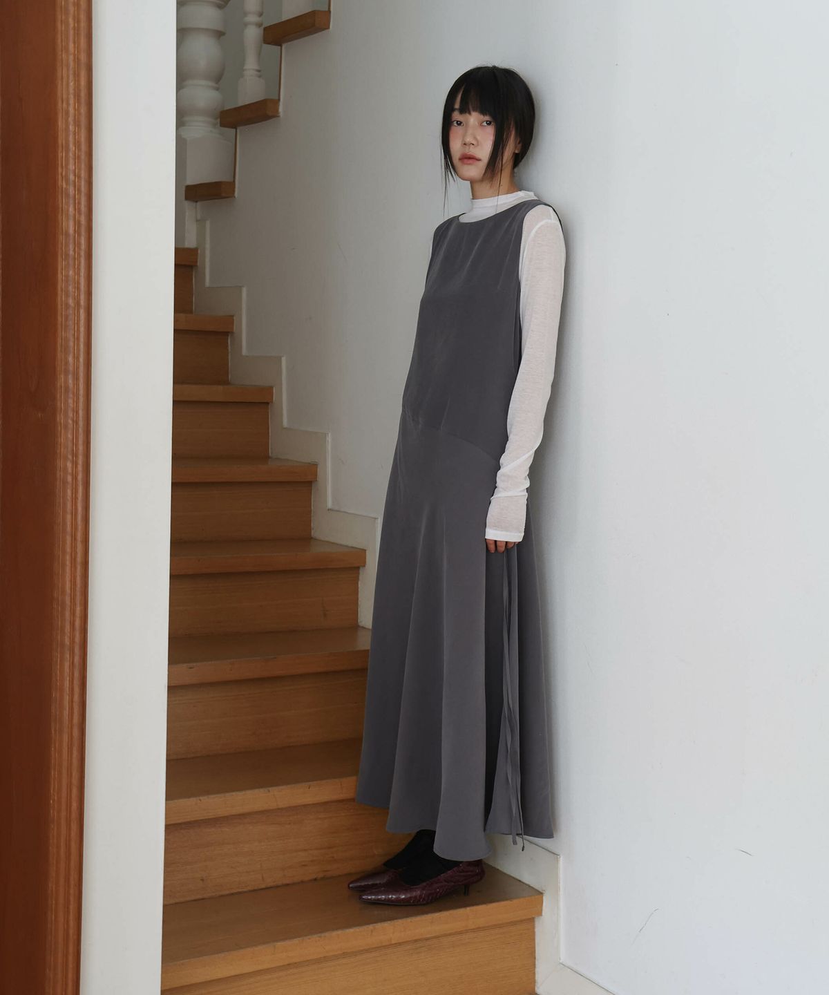 린테(LYNTE) Cupra Diagonal Dress (Dark Gray)