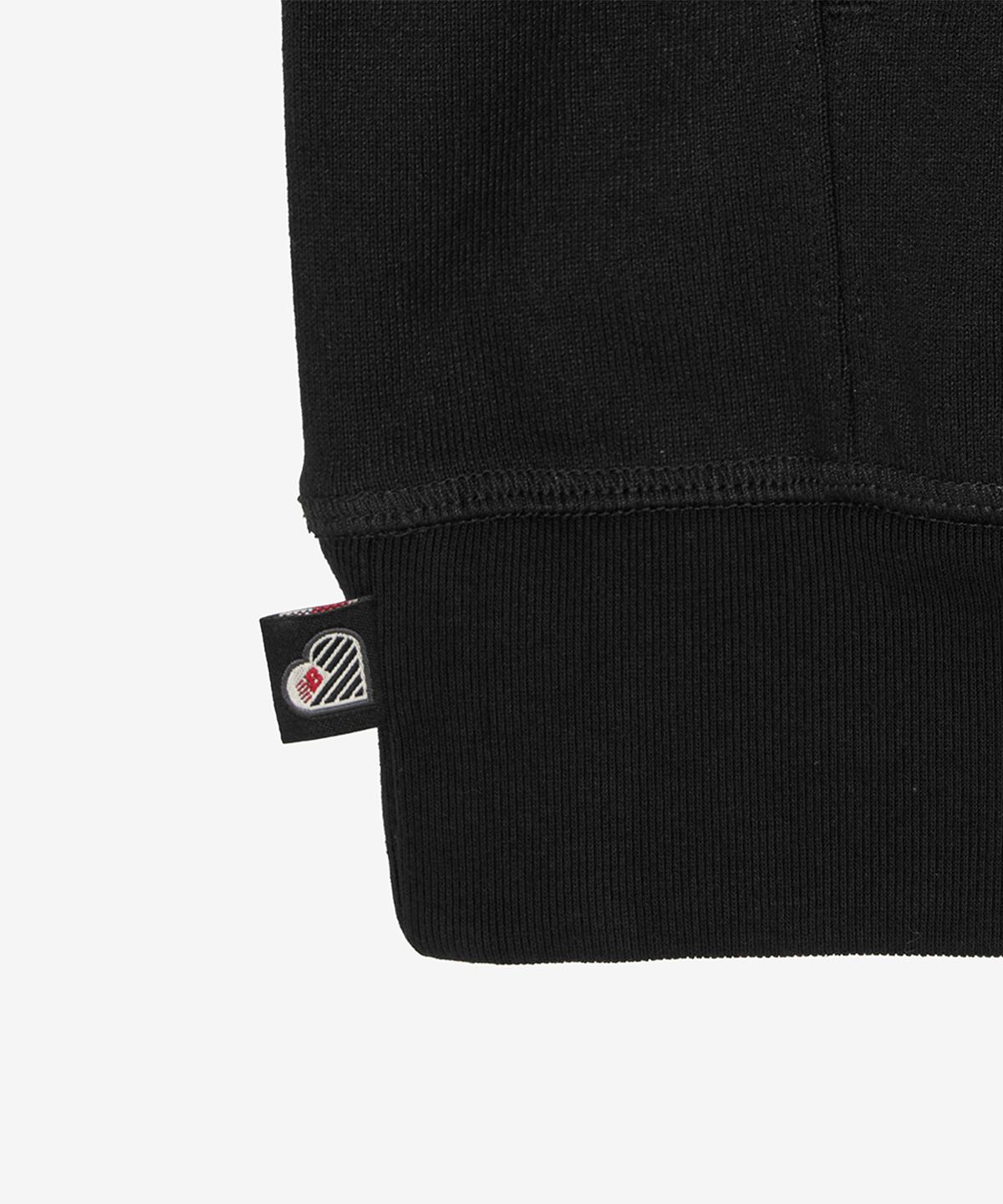 뉴발란스(NEW BALANCE) NBNCG4A013 / MINIMAL HEART COLLECTION 헤리티지 경량 맨투맨 (BLACK)