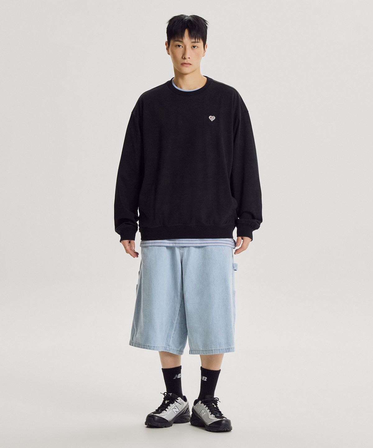 뉴발란스(NEW BALANCE) NBNCG4A013 / MINIMAL HEART COLLECTION 헤리티지 경량 맨투맨 (BLACK)