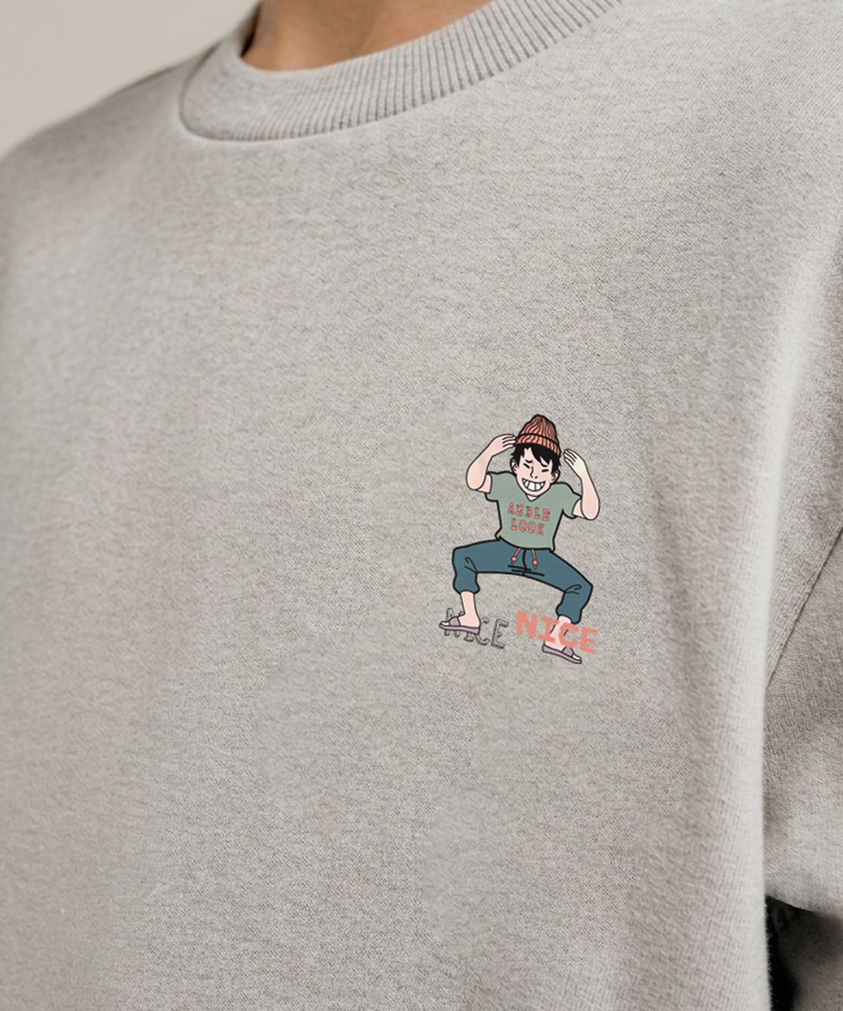 엠블룩(AMBLELOOK) 레귤러 스웨트셔츠 SMILE200 (3color)