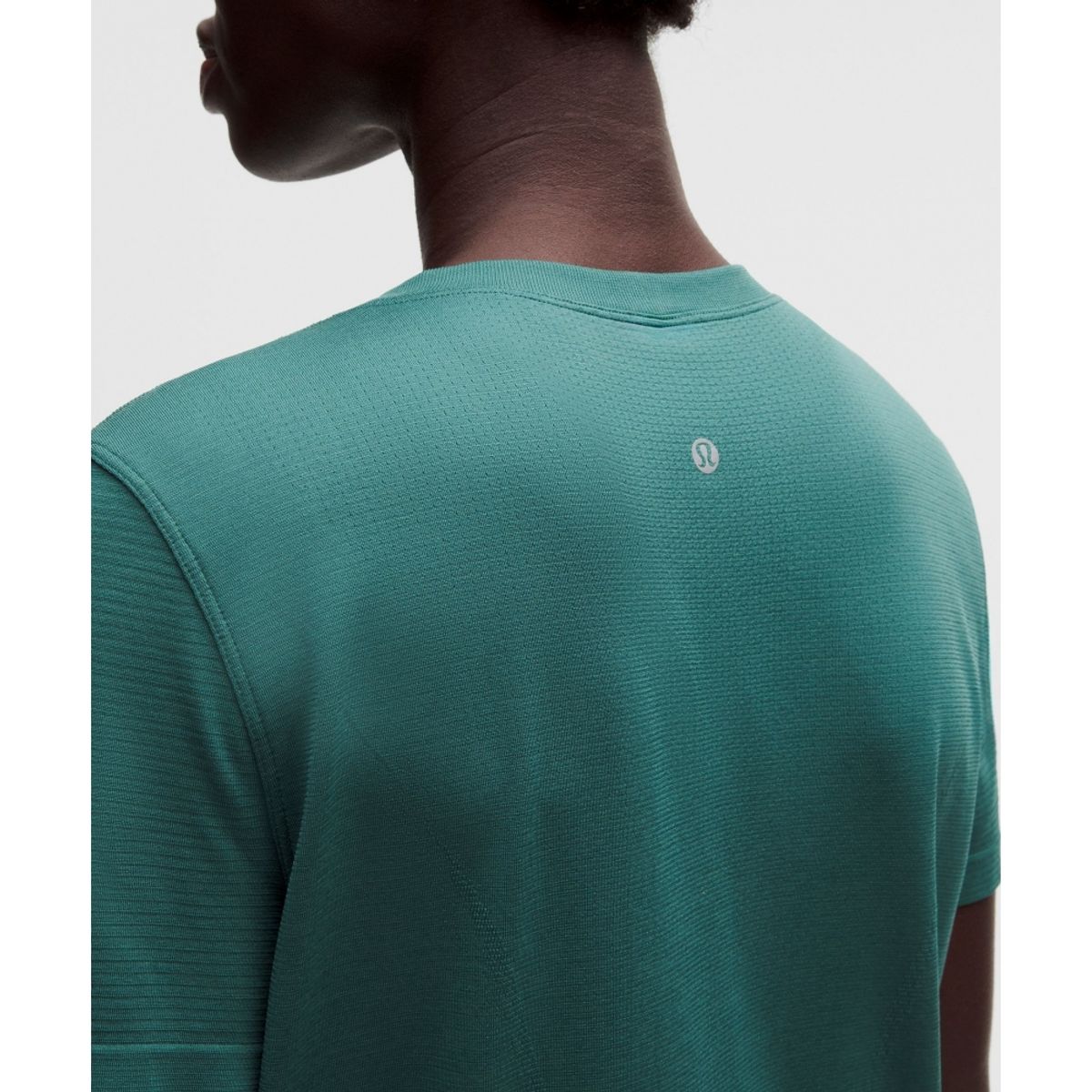 룰루레몬(LULULEMON) 스위프틀리 릴랙스드 숏슬리브 셔츠 *업데이트 핏  DMAR DMAR