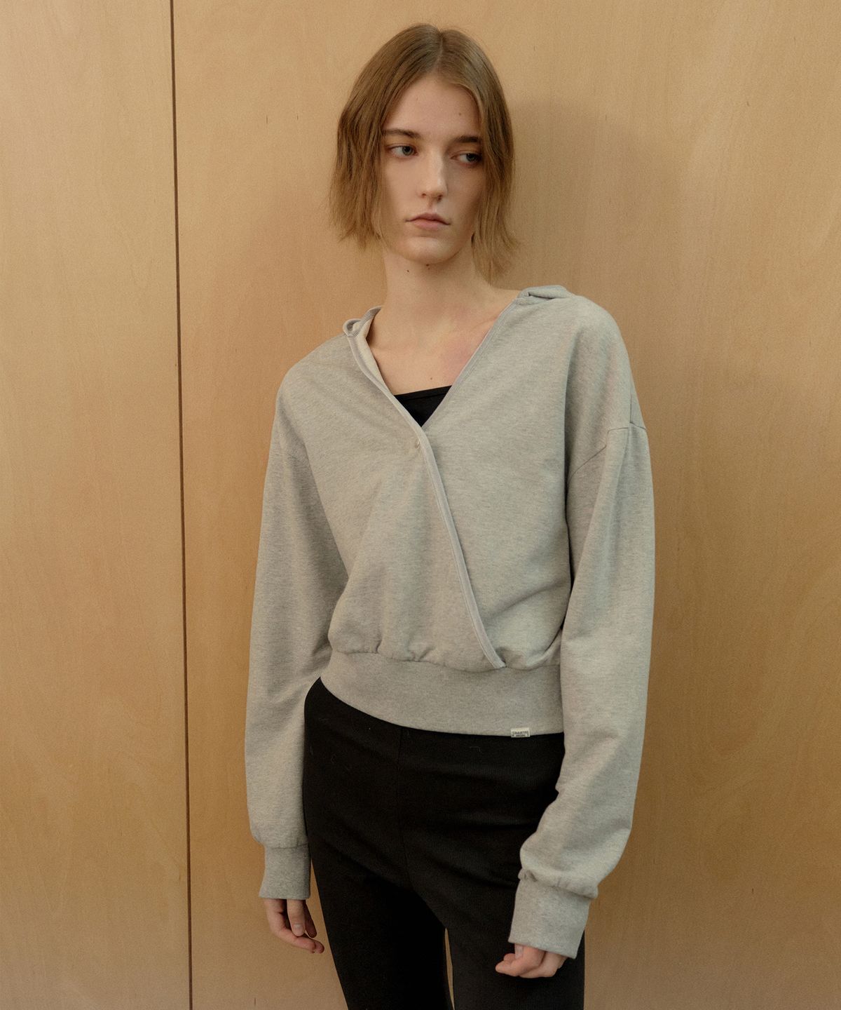 시메트릭 퍼센트(SYMMETRICPERCENT) Wrap Snap Hoodie / Melange Grey