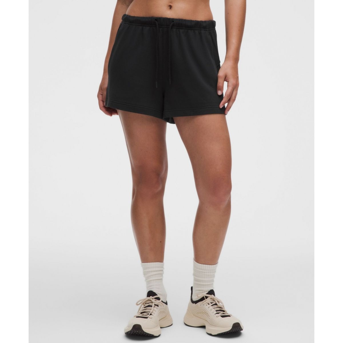 룰루레몬(LULULEMON) 비캄 미드라이즈 쇼츠 3inch