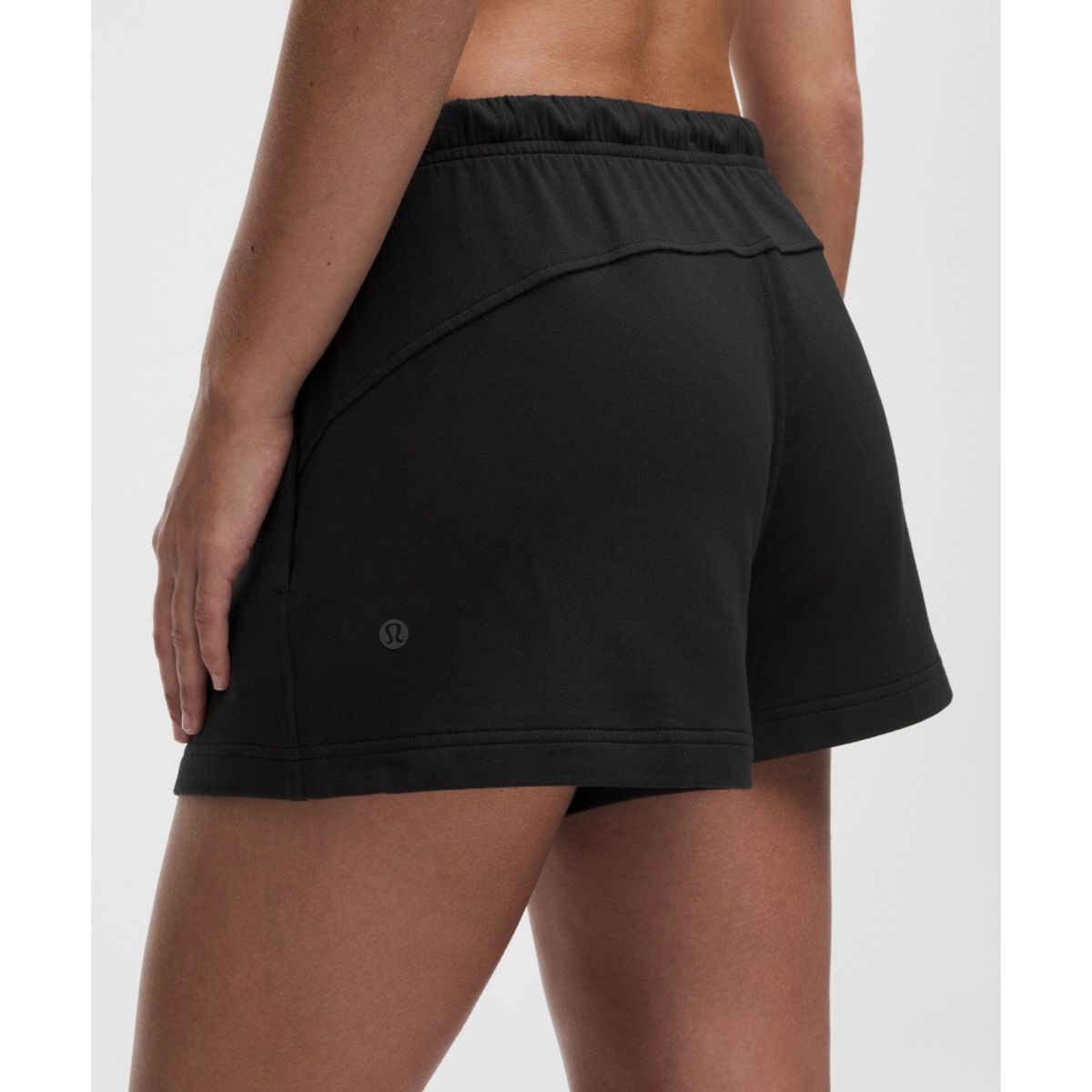 룰루레몬(LULULEMON) 비캄 미드라이즈 쇼츠 3inch