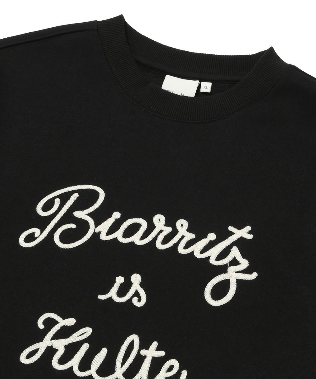쿨트(KULTE) LETTERING CHAIN EMB CREWNECK_BLACK