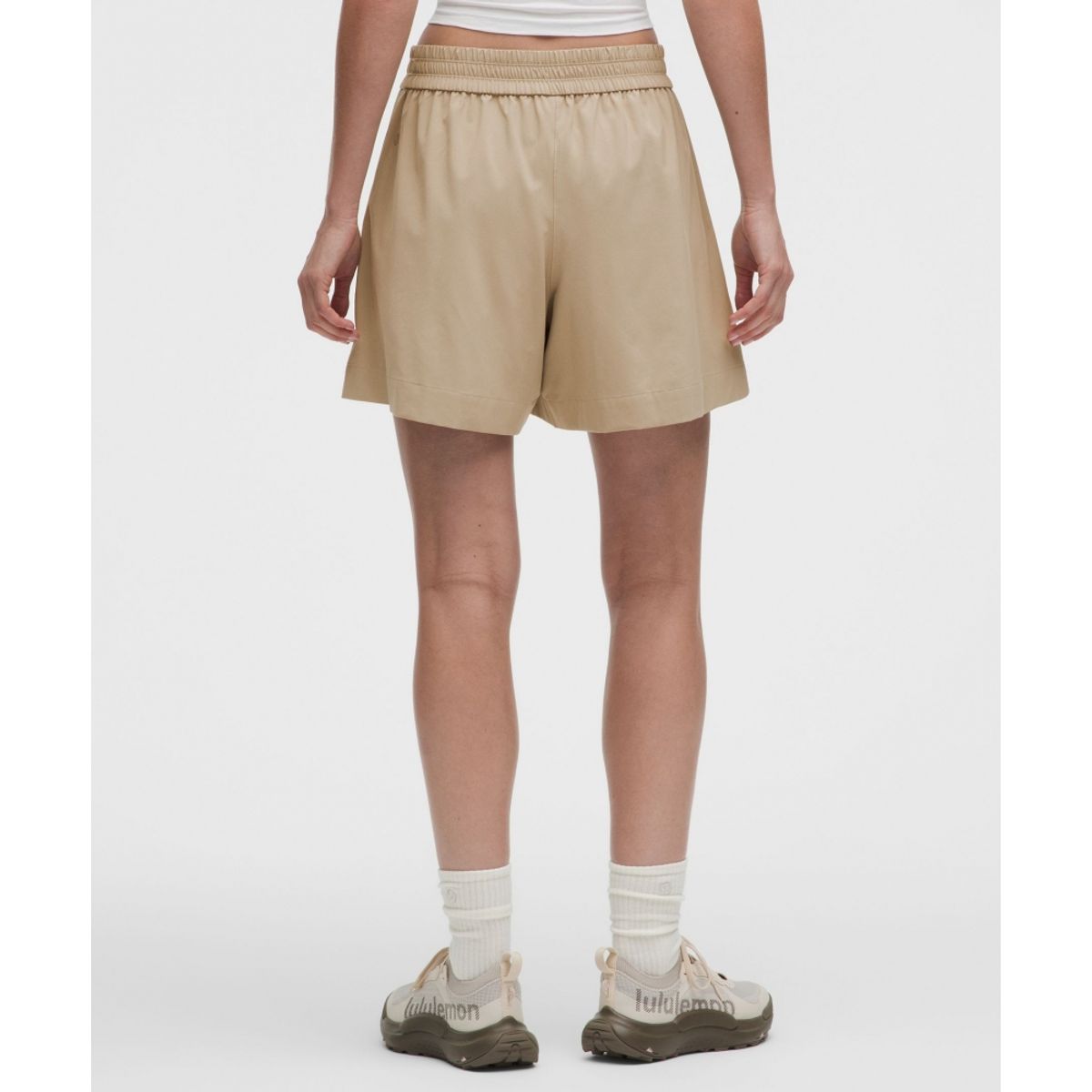 룰루레몬(LULULEMON) 브리즐리 미드라이즈 쇼츠 6inch  RUCU