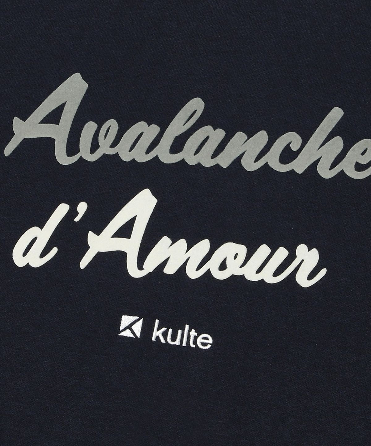 쿨트(KULTE) FLOCKING LETTERING CREWNECK_NAVY
