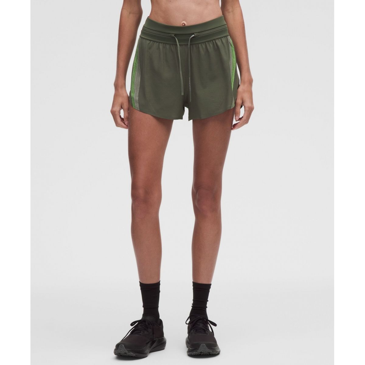 룰루레몬(LULULEMON) 패스트 앤 프리 에어플로우 미드라이즈 러닝 쇼츠 3inch