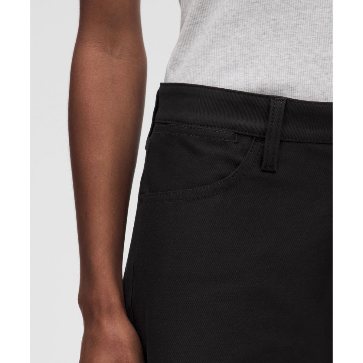 룰루레몬(LULULEMON) 이지파이브 로우라이즈 버뮤다 쇼츠 14inch  BLK