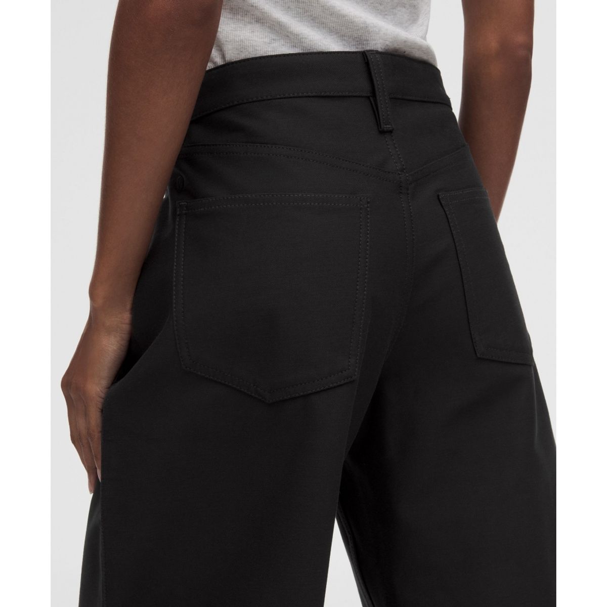 룰루레몬(LULULEMON) 이지파이브 로우라이즈 버뮤다 쇼츠 14inch  BLK
