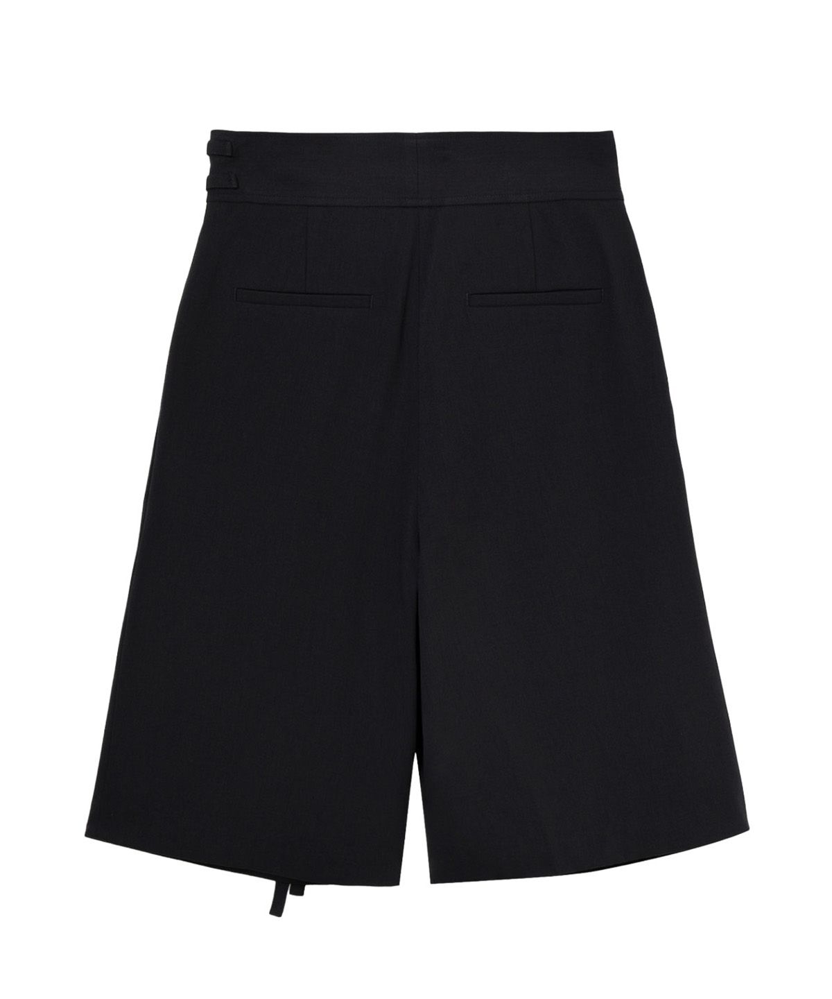 다이닛(DEINET) BELTED WRAP BERMUDA PANTS IN BLACK