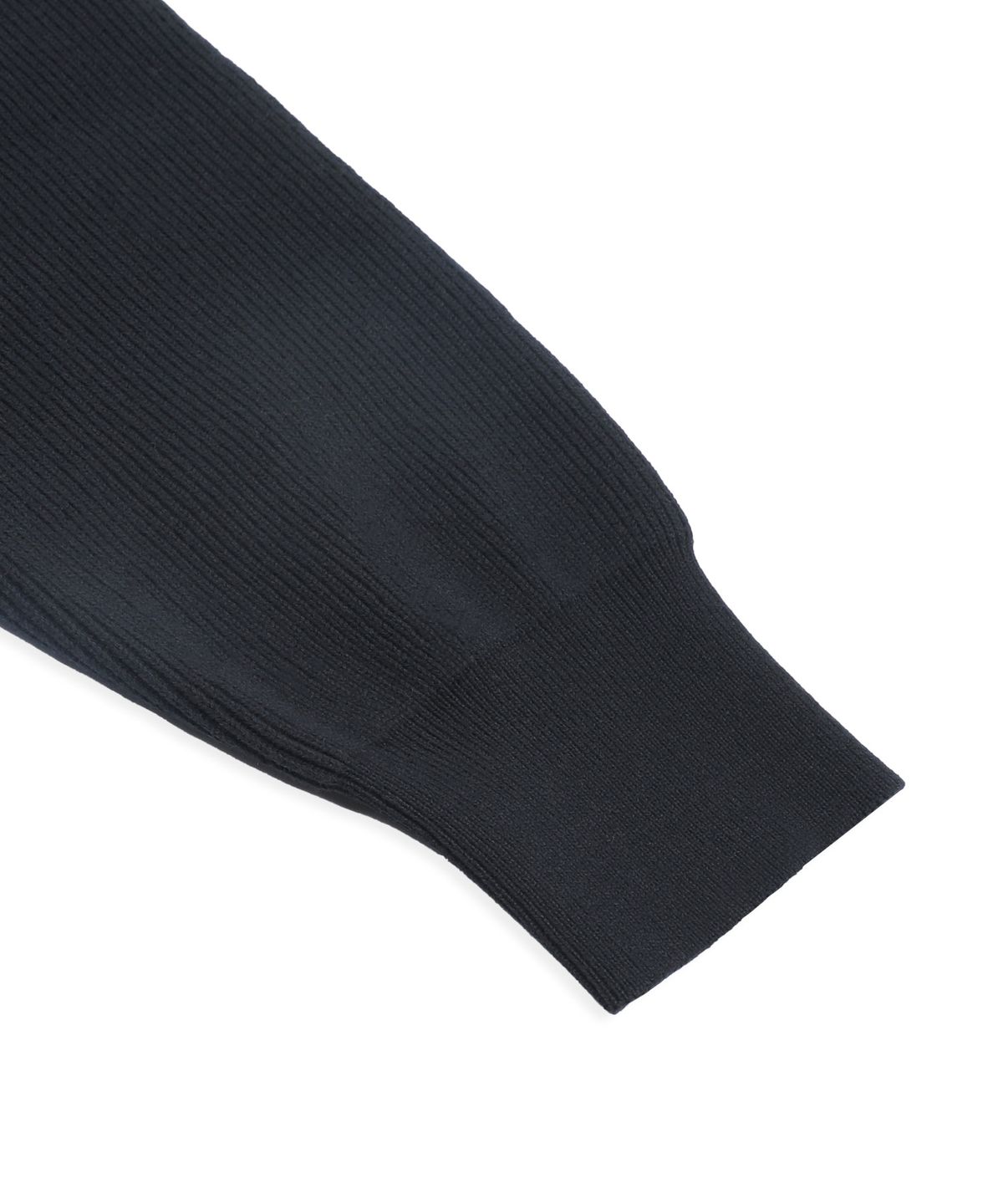 엑스톤즈(XTONZ) XTK183 숄더 탭 하이넥 크롭 니트 집업 (BLACK)