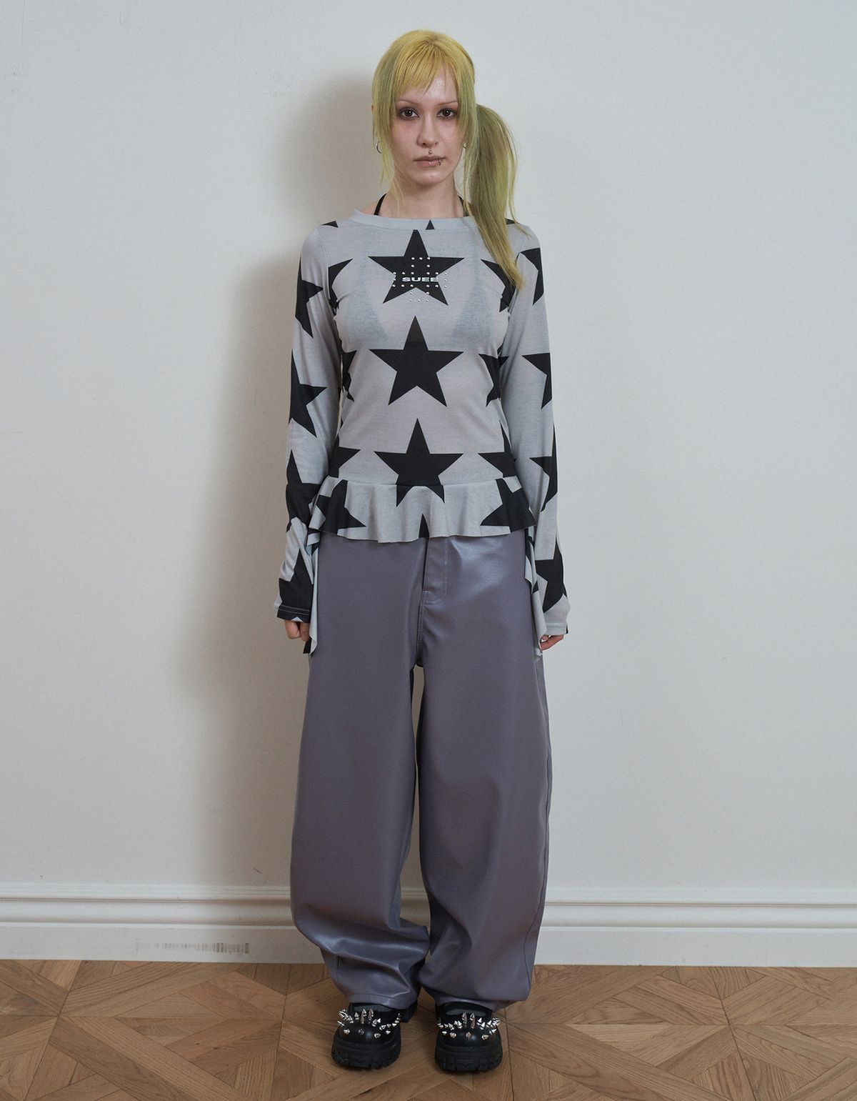 셋업이엑스이(SETUP-EXE) BIG STAR FRILL TOP / GRAY