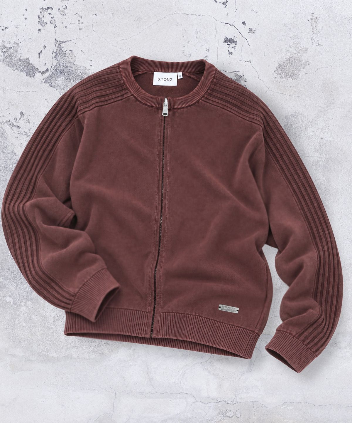 엑스톤즈(XTONZ) XTK184 슬림핏 빈티지 워싱 니트 집업 (BURGUNDY)