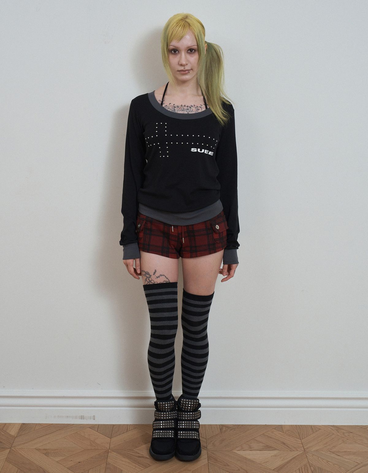 셋업이엑스이(SETUP-EXE) CONTRAST CROSS HOTFIX TEE / BLACK