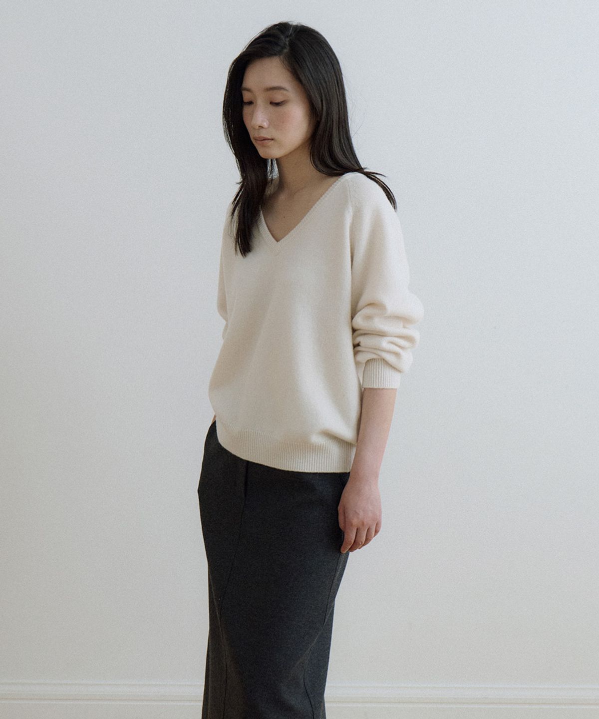 링서울(LINGSEOUL) deep v-neck wool knit-ivory