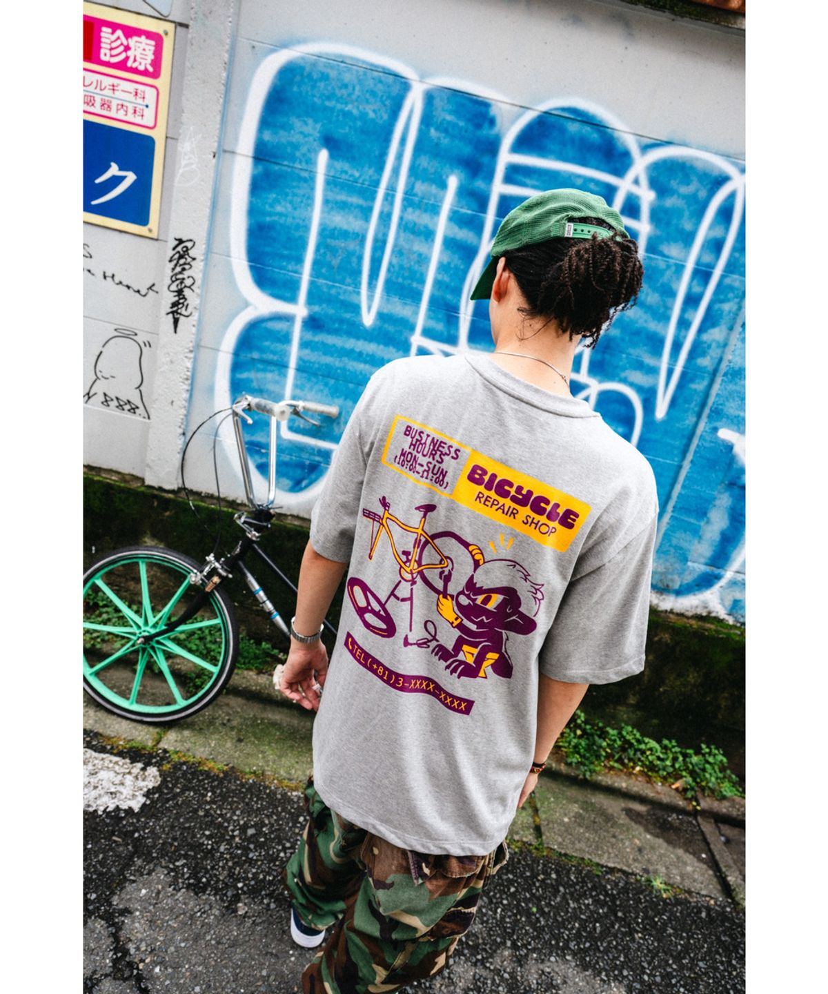 언커먼(UNCMN) HONEY BADGER REPAIR T-SHIRT WHITE