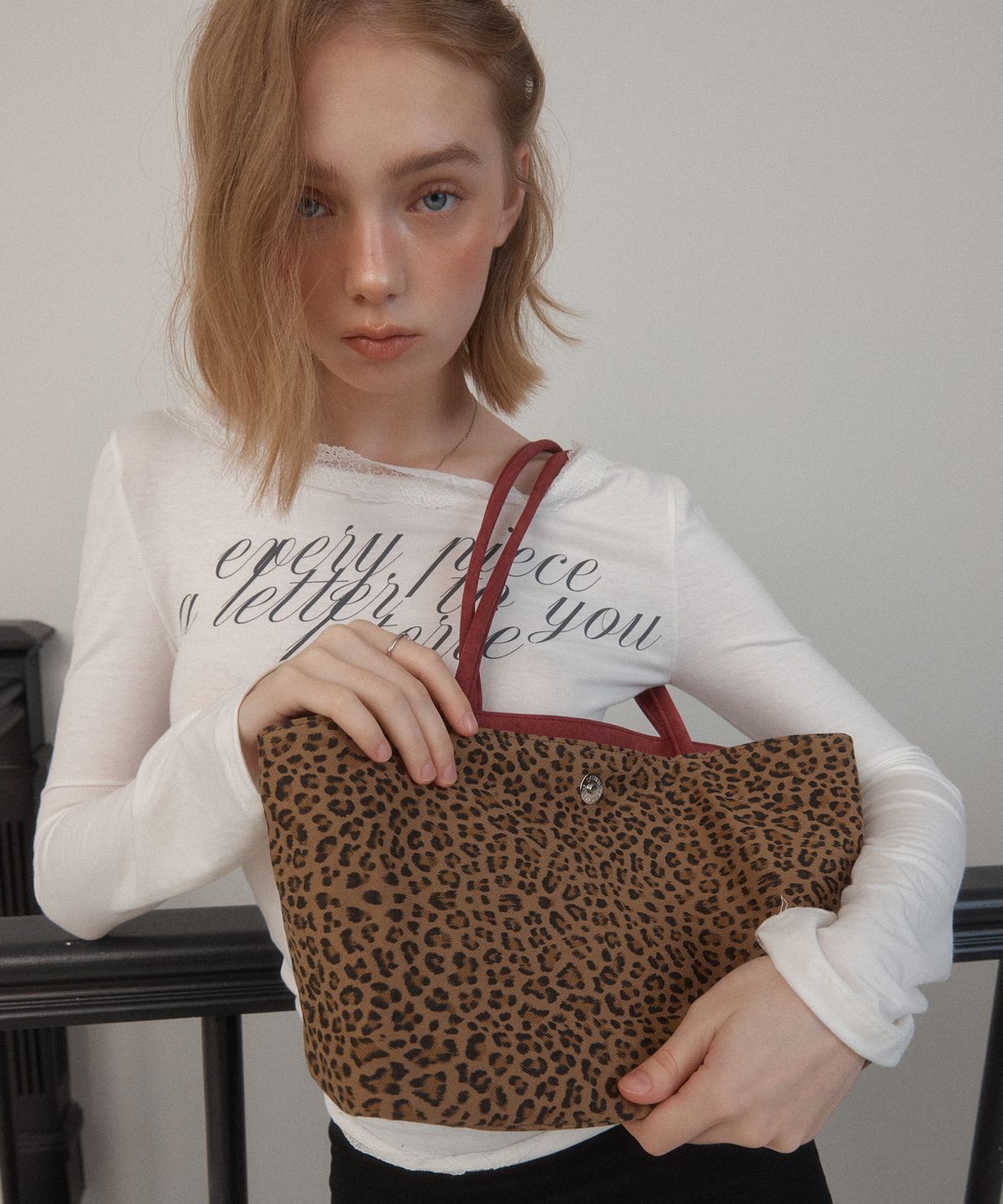 레터리(LETERIE) MELLOW REVERSIBLE BELT TOTE BAG_MATTE WINE