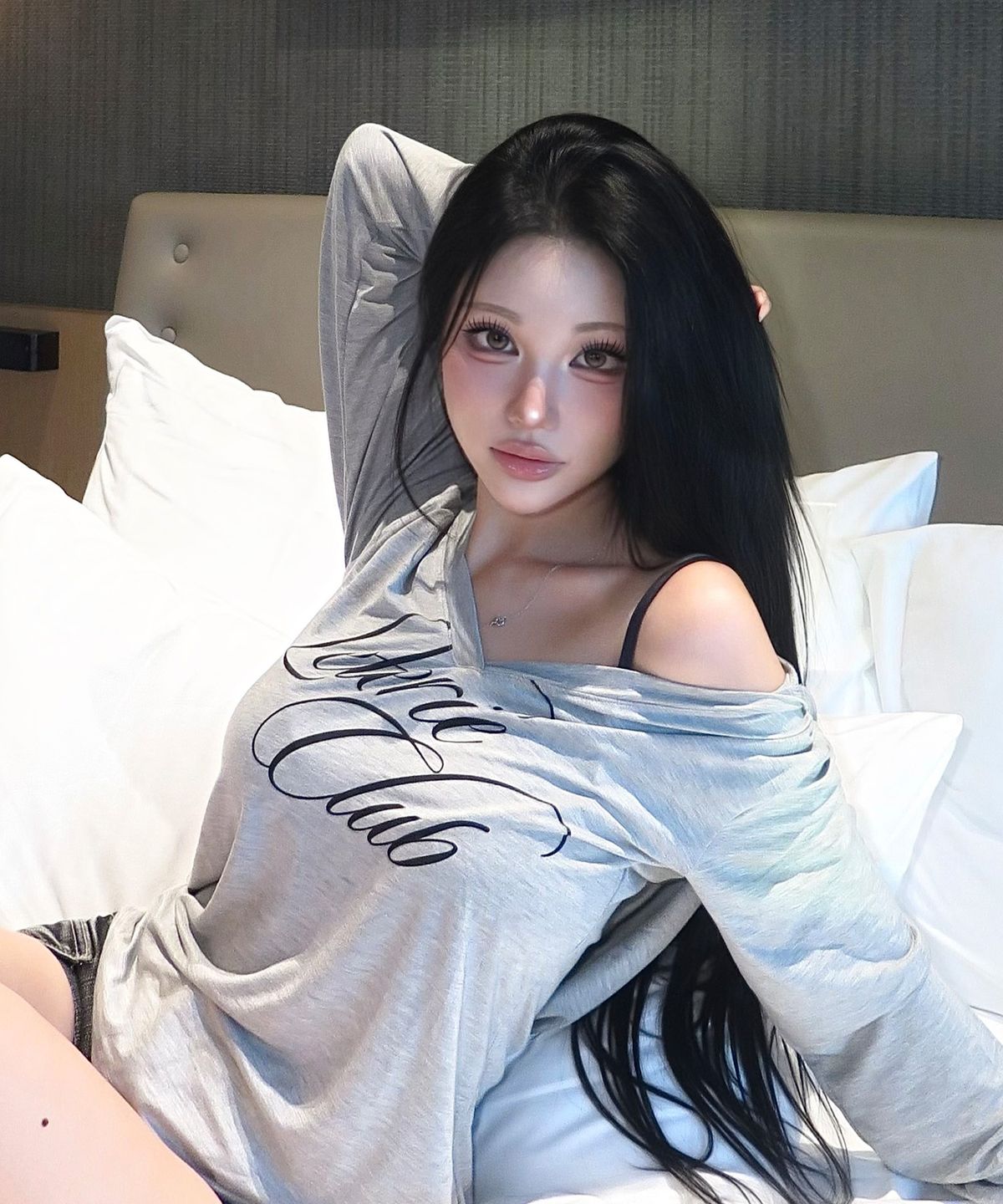 레터리(LETERIE) CLUB V-NECK HOODIE_GREY
