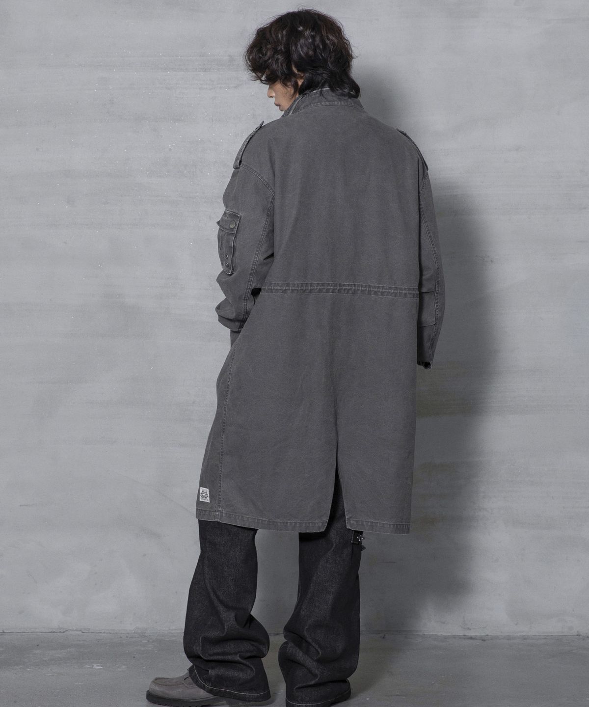 엑스톤즈(XTONZ) XJ143 밀리터리 빈티지 워싱 롱 M-65 필드 자켓 (CHARCOAL)