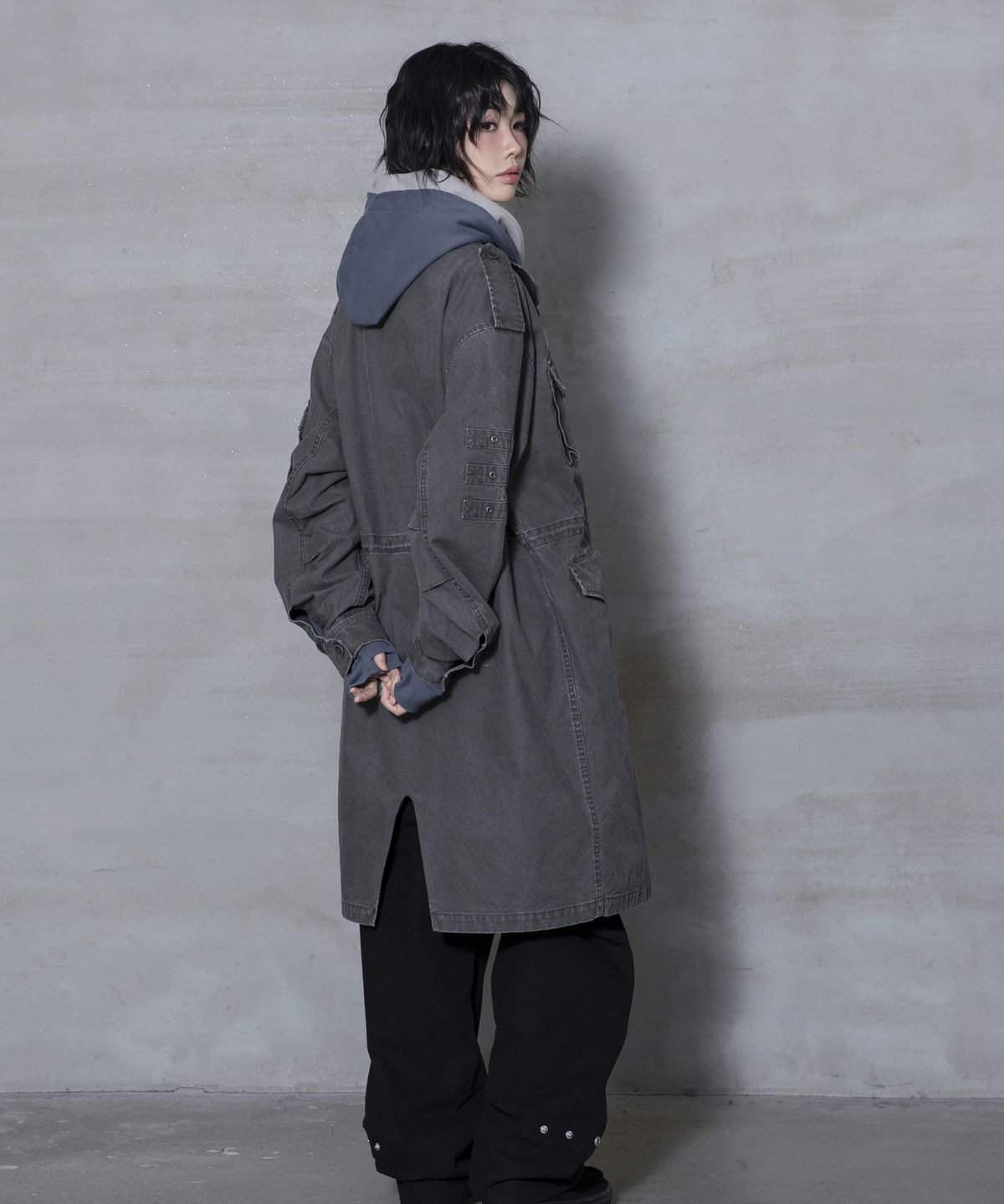 엑스톤즈(XTONZ) XJ143 밀리터리 빈티지 워싱 롱 M-65 필드 자켓 (CHARCOAL)