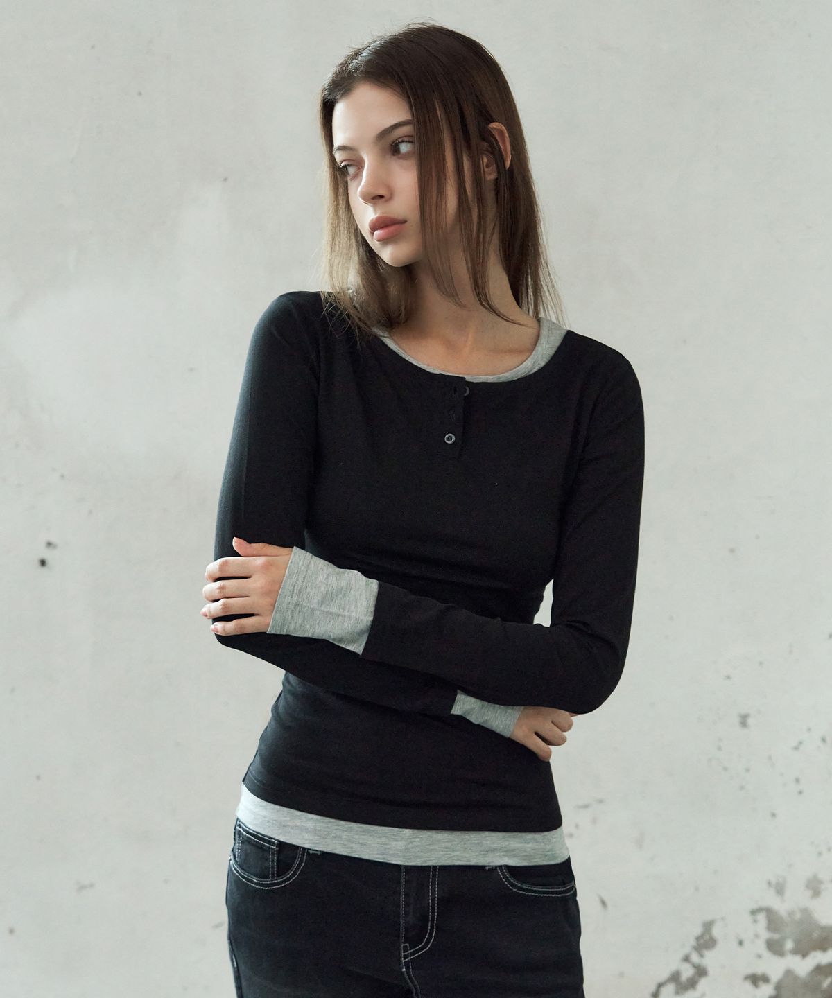 레더리(LEATHERY) 헨리넥 레이어드 롱슬리브 [BLACK]