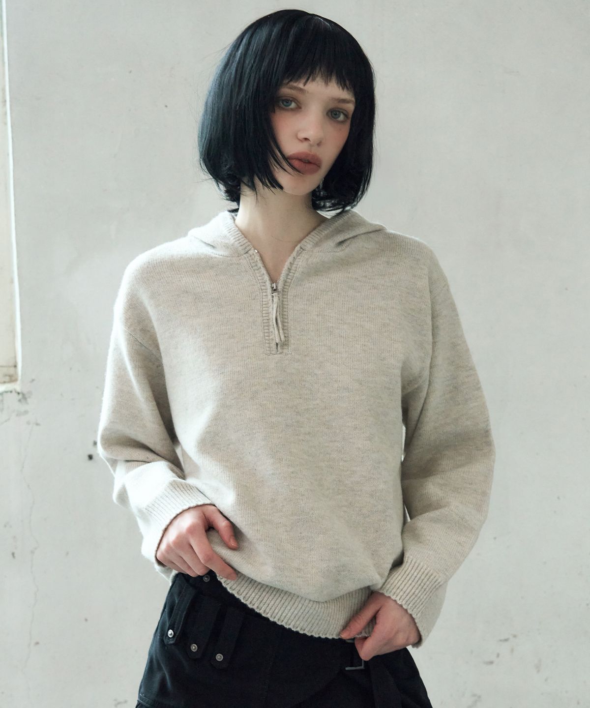 레더리(LEATHERY) 에센셜 하프 집업 후디 [OATMEAL]