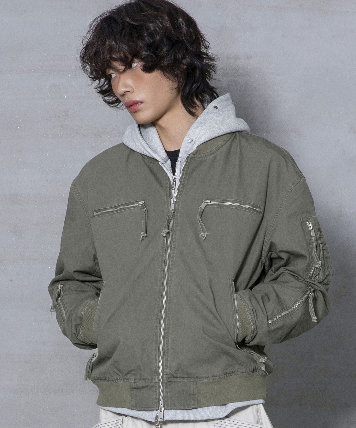 엑스톤즈(XTONZ) XJ141 멀티 지퍼 크롭 MA-1 자켓 (KHAKI)