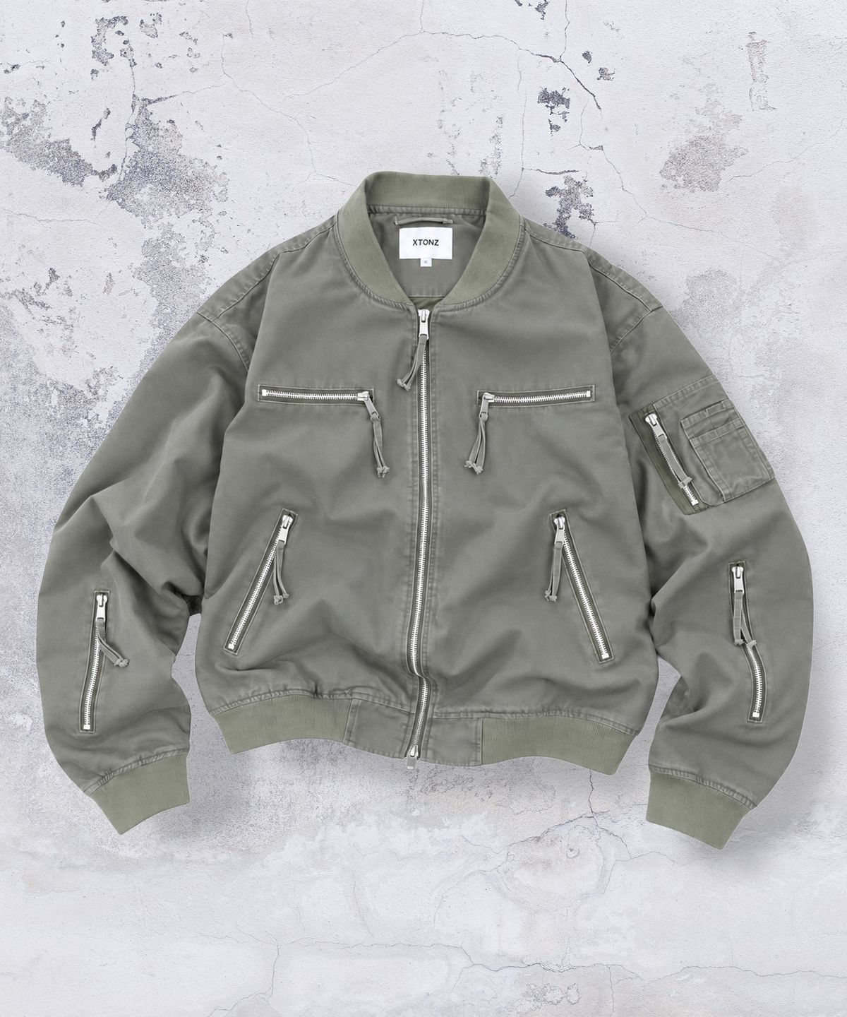 엑스톤즈(XTONZ) XJ141 멀티 지퍼 크롭 MA-1 자켓 (KHAKI)