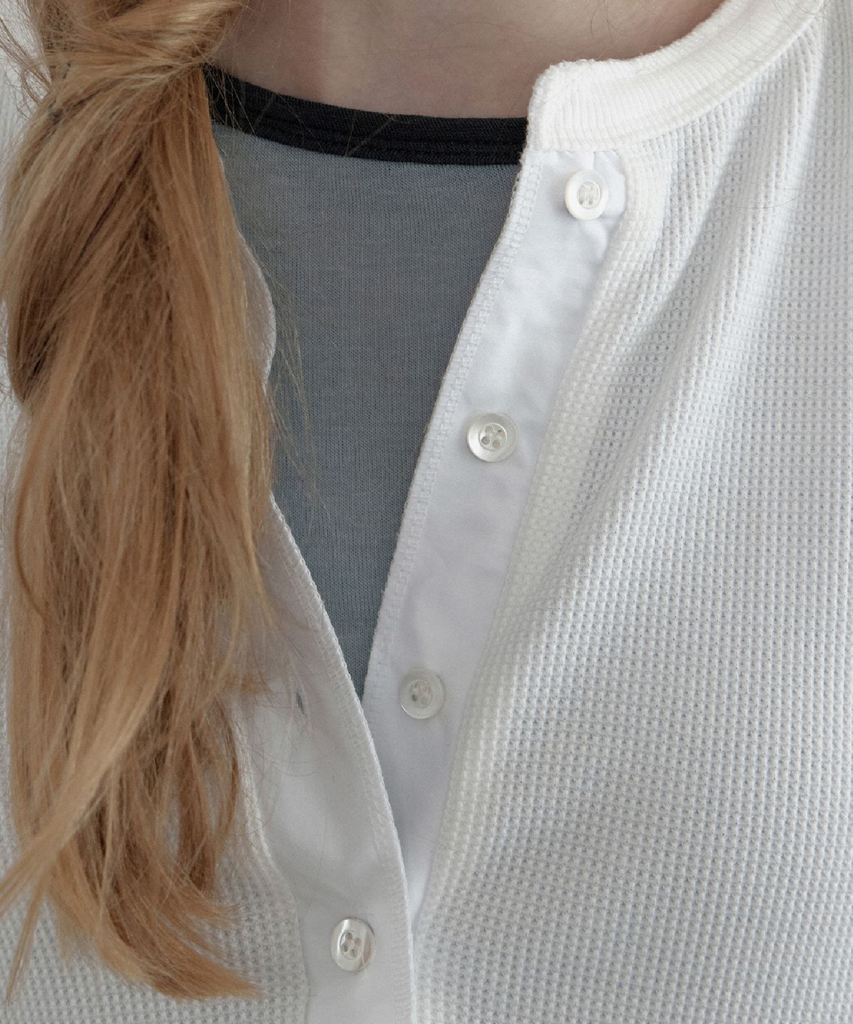 토아베(TOAVE) Waffle Half-Open Sweatshirt (Ivory)