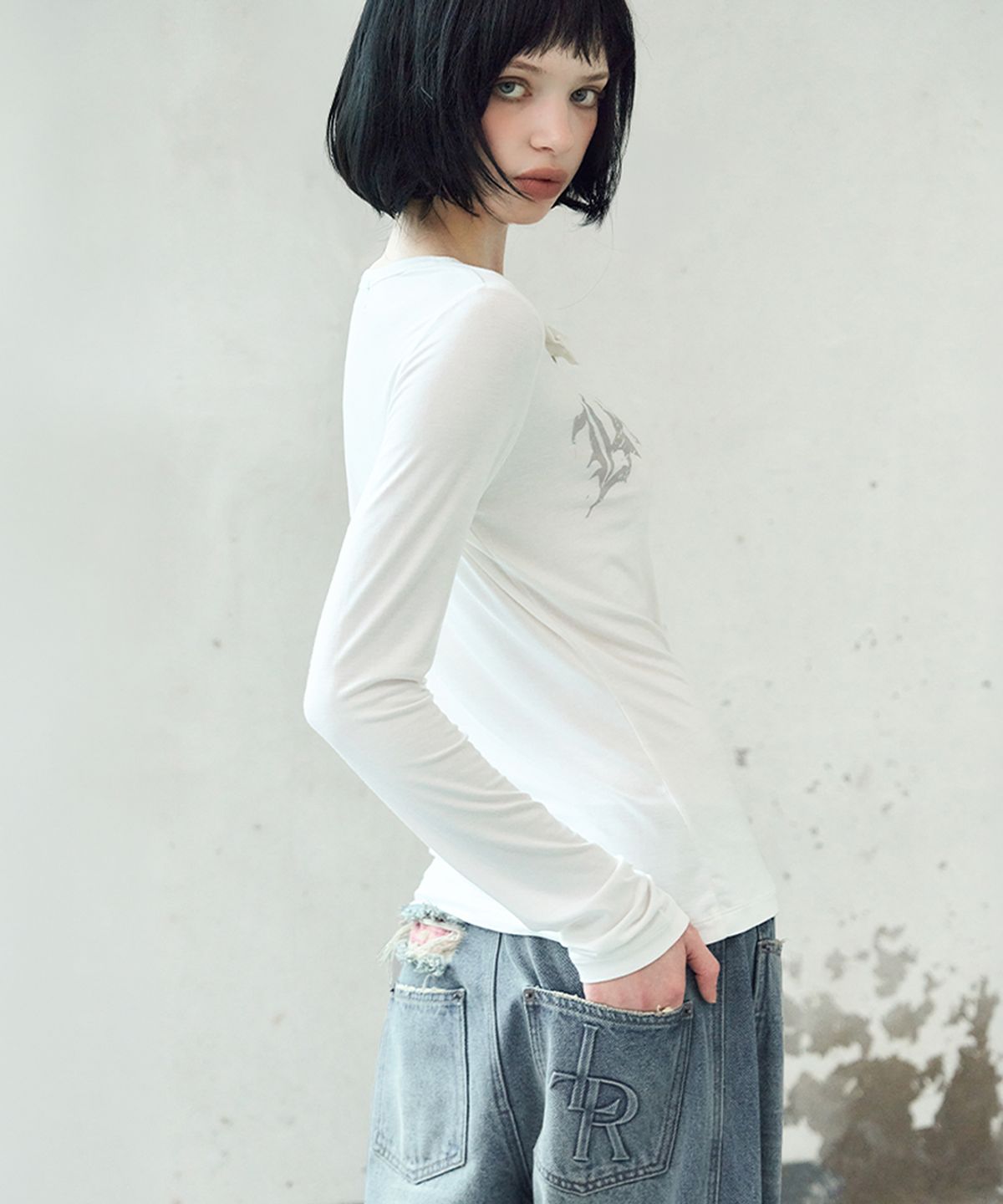 레더리(LEATHERY) 디스트레스드 체크 커브드 데님 팬츠 [LIGHT BLUE]