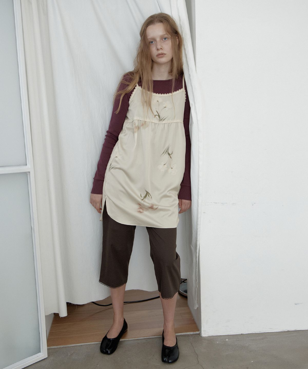 토아베(TOAVE) Dainty Floral Shirring Bustier (Cream)