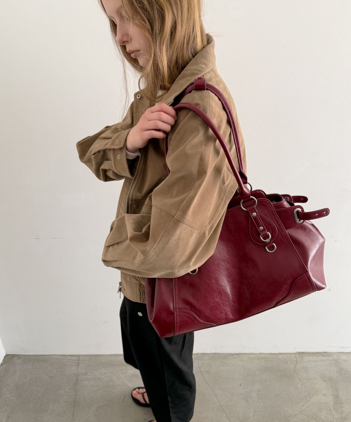 토아베(TOAVE) Attic Ring Shoulder Bag (Wine)