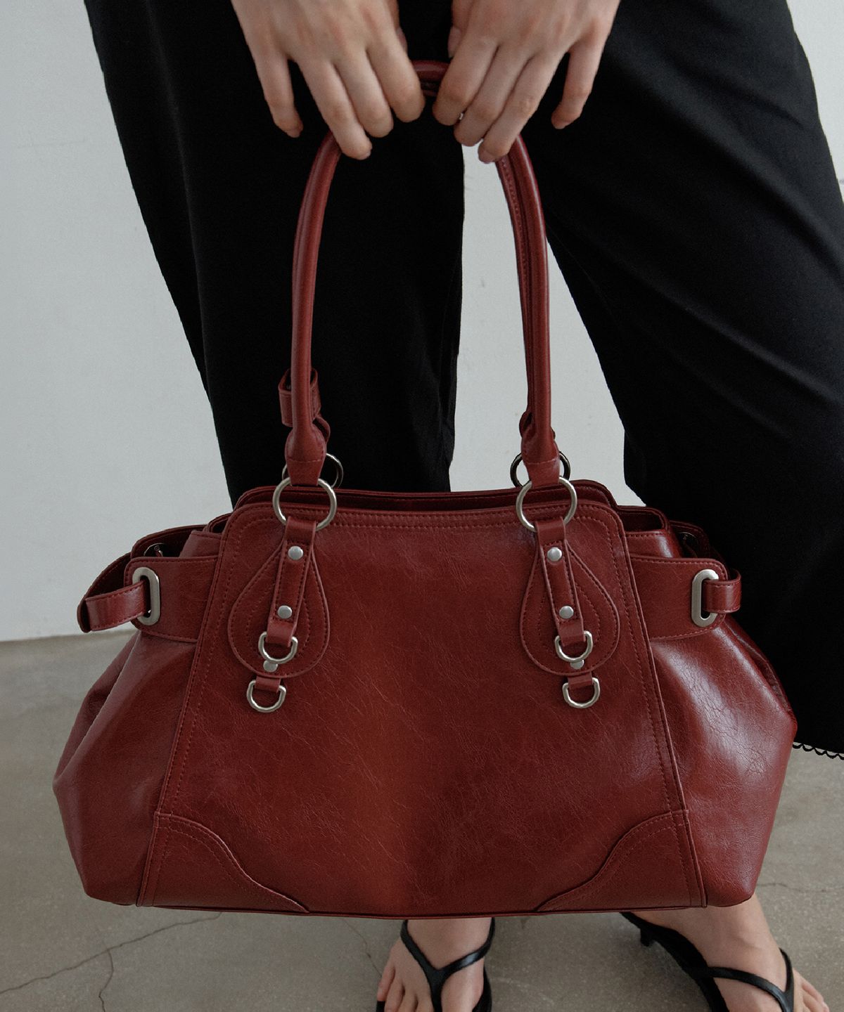 토아베(TOAVE) Attic Ring Shoulder Bag (Wine)