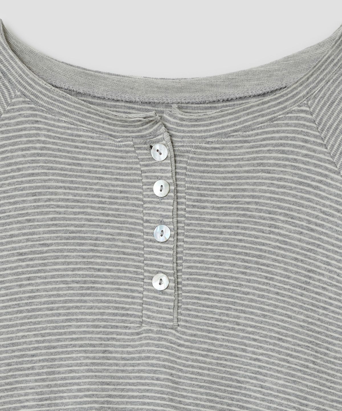 타입서비스(TYPESERVICE) Raglan Henley Pocket Top [Gray]