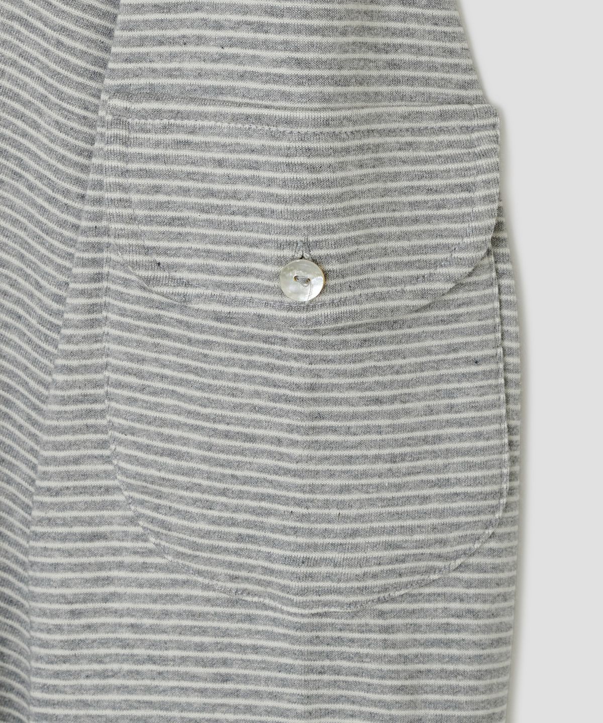 타입서비스(TYPESERVICE) Raglan Henley Pocket Top [Gray]