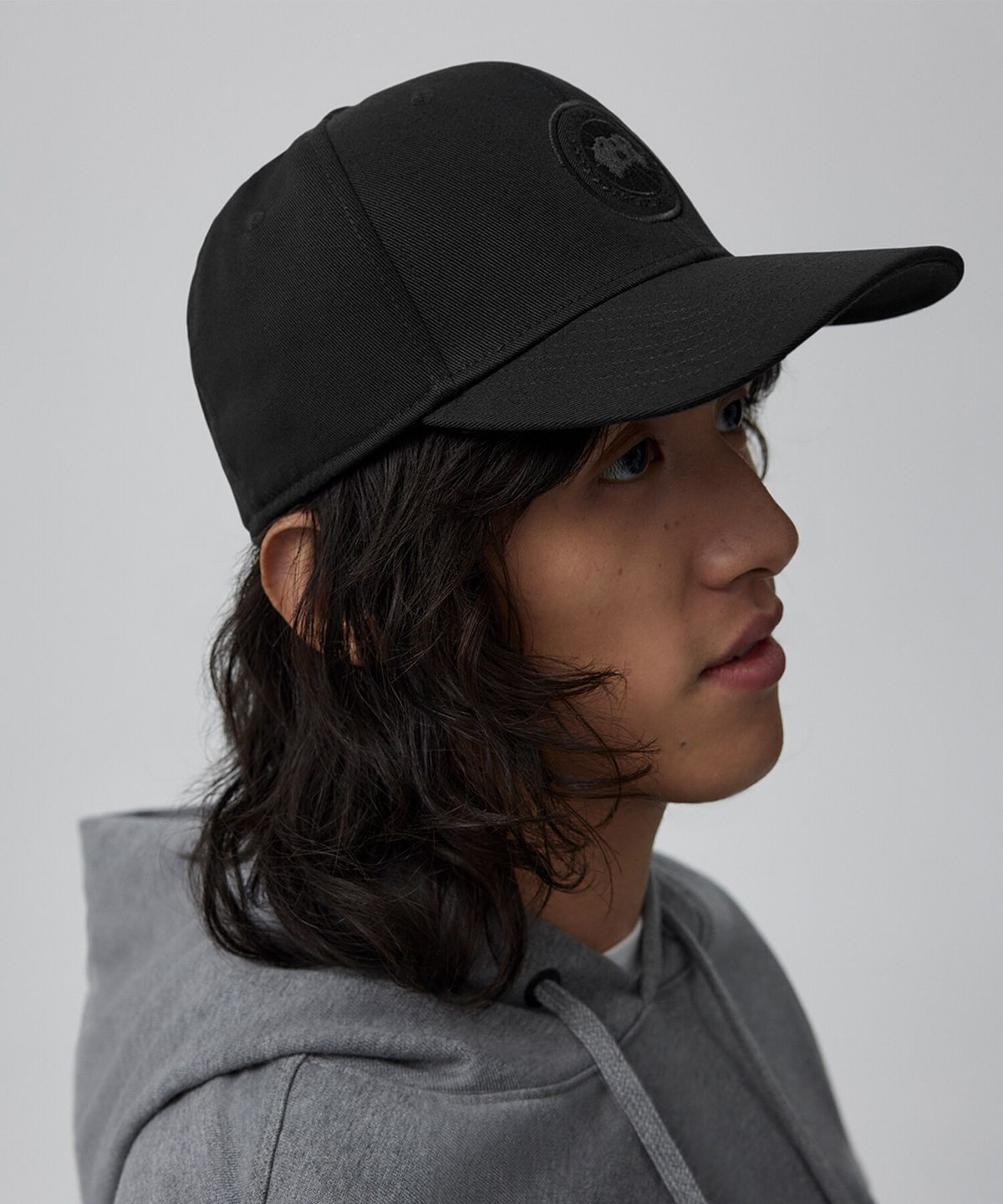 캐나다구스(CANADAGOOSE) 공용 토널 캡(Black)_Q246AHHT01BKB