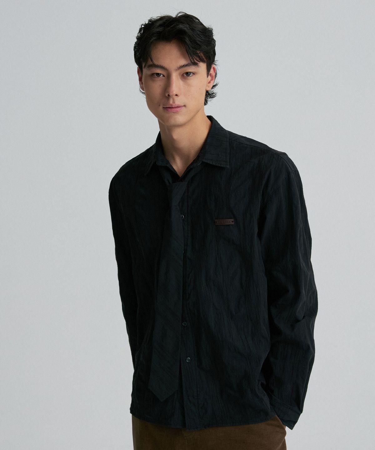 리이 맨(RERHEE MEN) CRINKLE TIE SHIRT BLACK