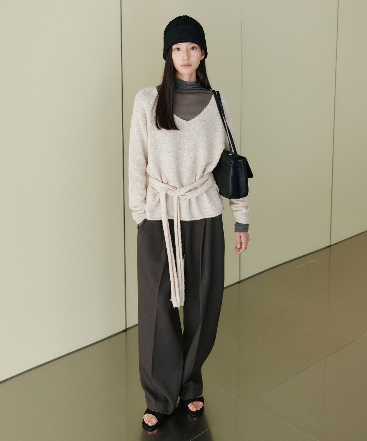 유라고(URAGO) Curved one-tuck slacks_2colors