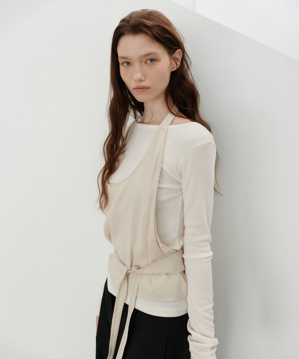 유라고(URAGO) Back U-neck ribbed t-shirt_3colors