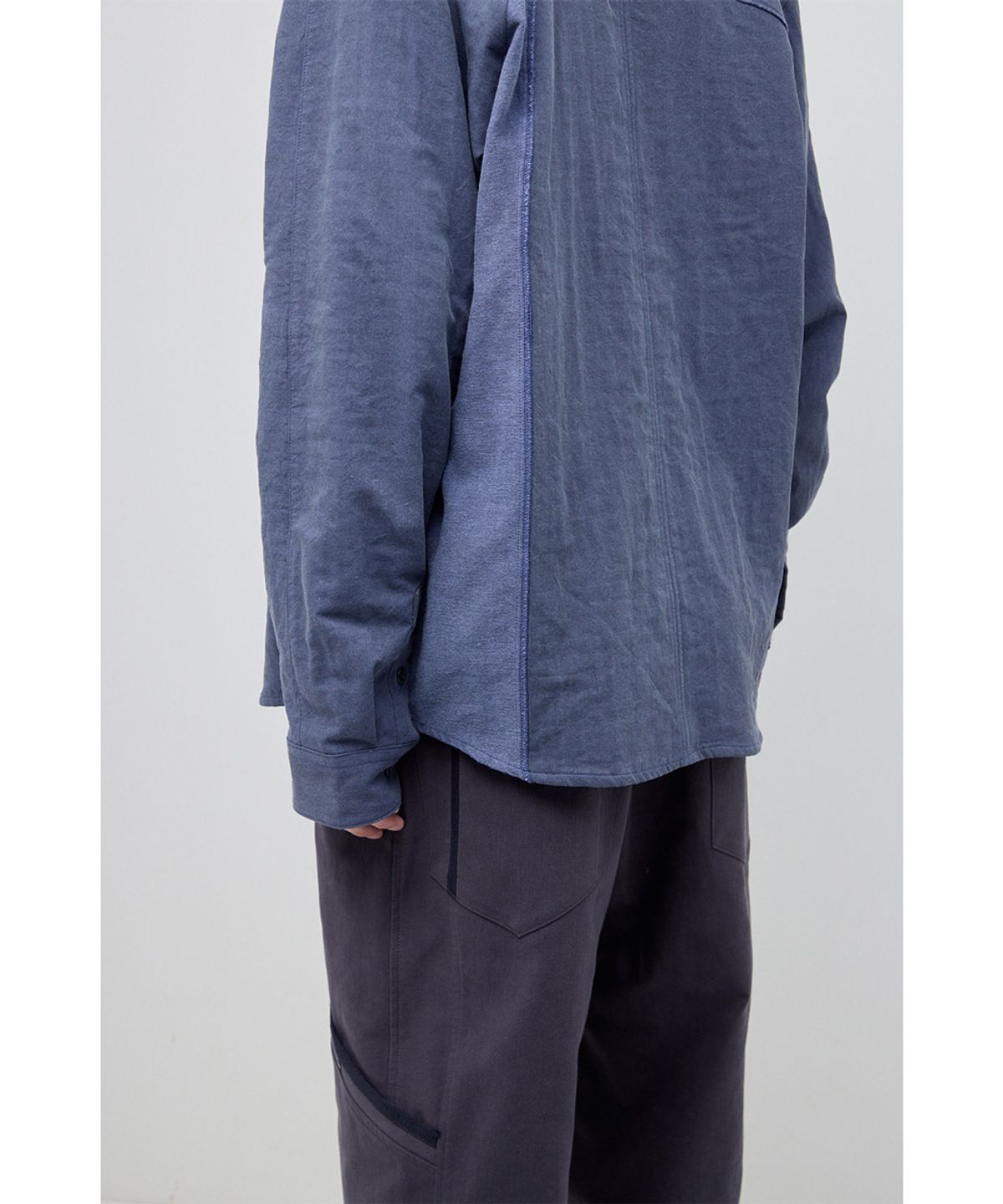 해칭룸(HATCHINGROOM) Curved Shirt Dyed Blue