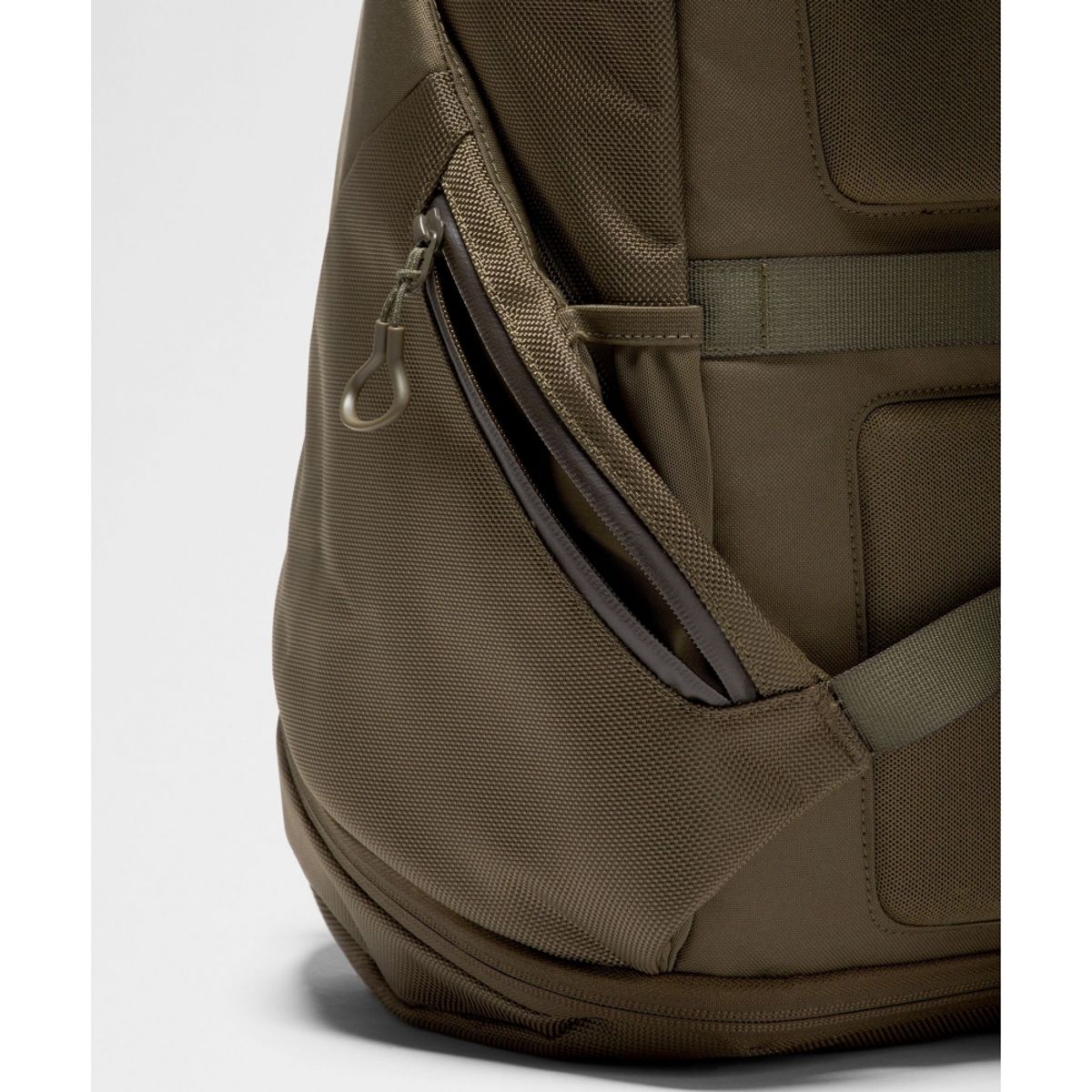 룰루레몬(LULULEMON) 데일리 디스패치 백팩 28L  OVBR
