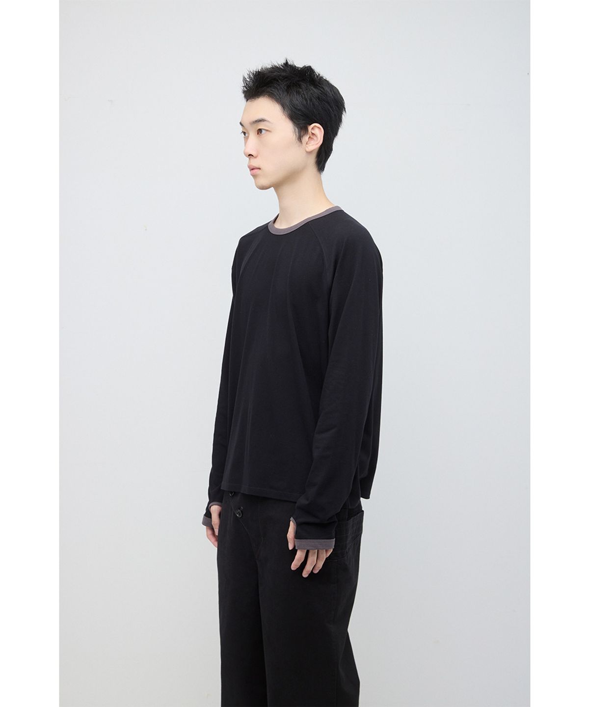 해칭룸(HATCHINGROOM) Silket Ringer Tee Black