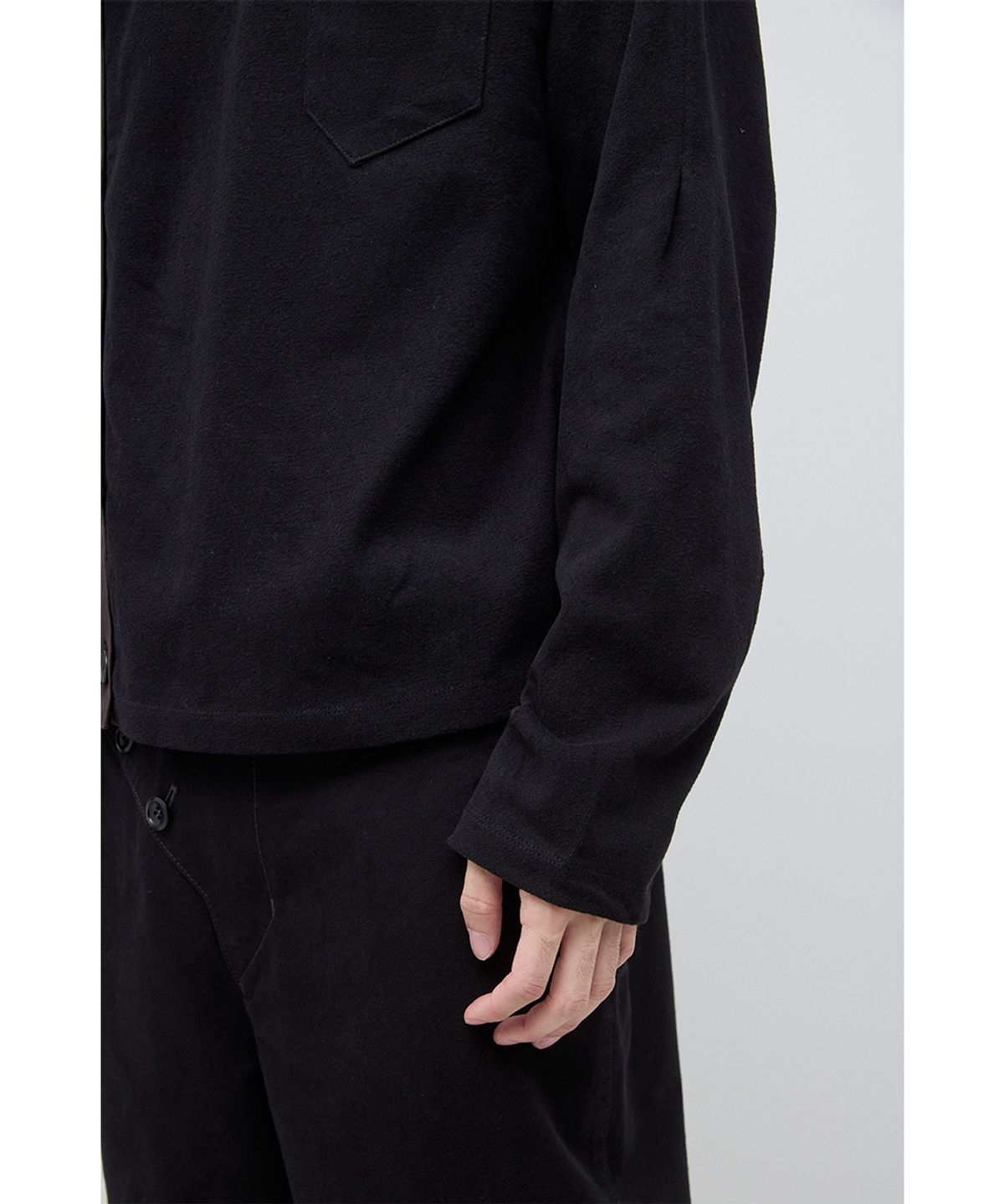해칭룸(HATCHINGROOM) Volume Tee Black