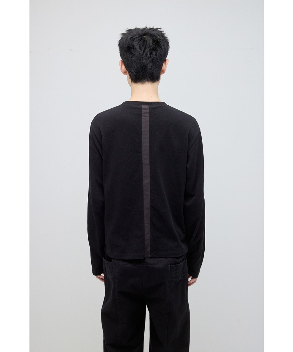 해칭룸(HATCHINGROOM) Volume Tee Black