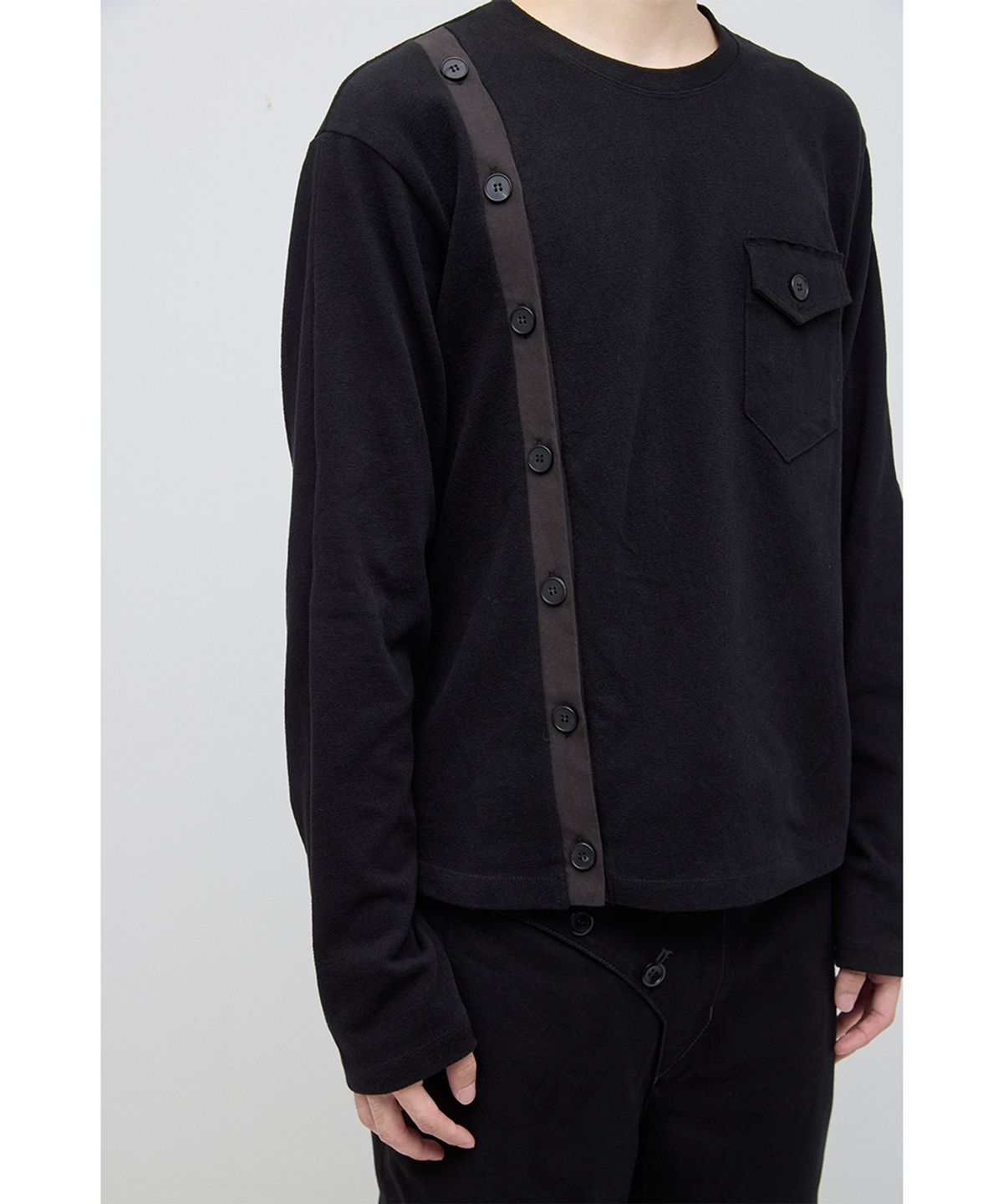 해칭룸(HATCHINGROOM) Volume Tee Black